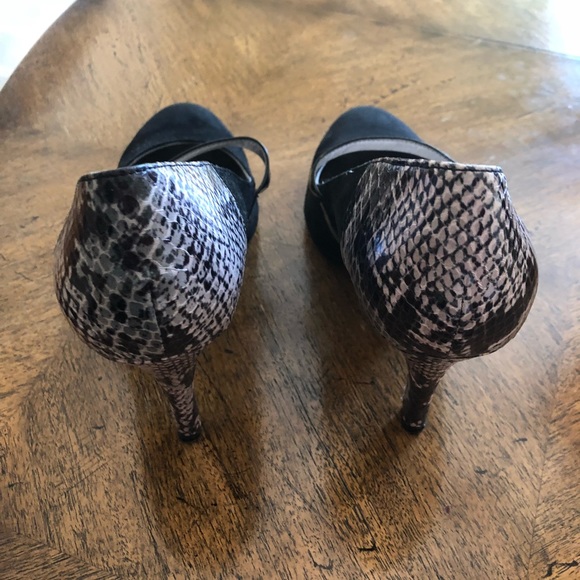 Black suede snakeskin trimmed shoes - Picture 3 of 7